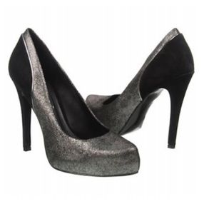 BCBG Paeyton Platform Pump